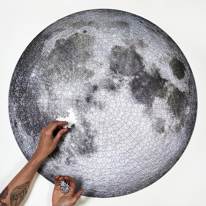 Moon Puzzle by Four Point Puzzles